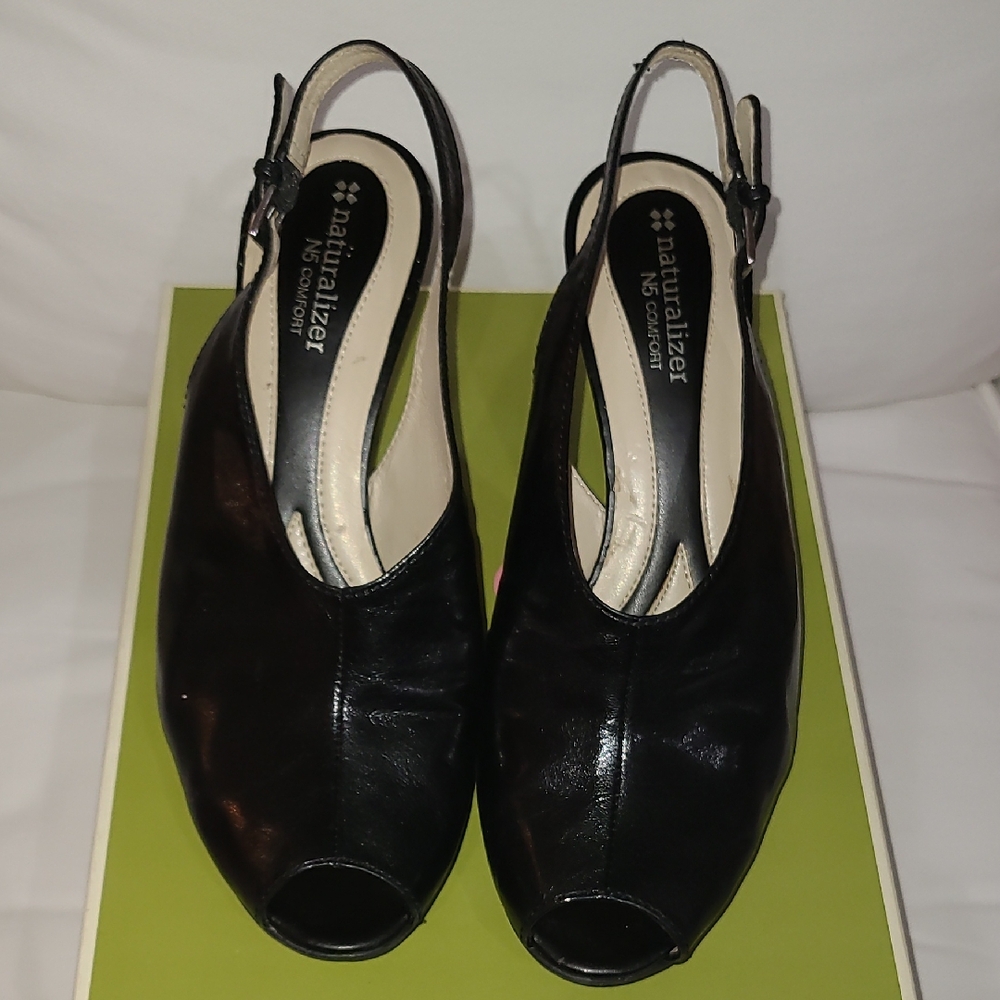 Naturalizer Leather Elegant Black Peep-Toe Heels